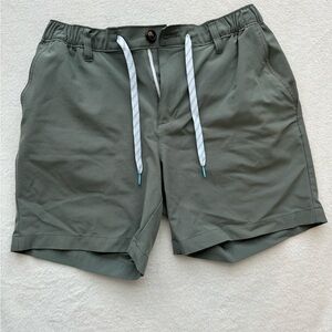 Chubbies Everywhere Performance Short - 6” inseam forest green